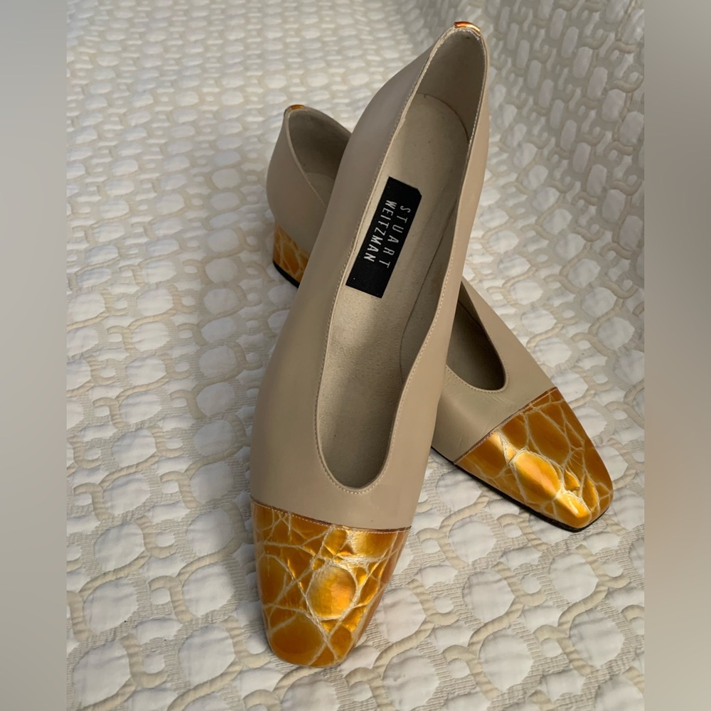 Vintage Stuart Weitzman Cream low heeled pumps